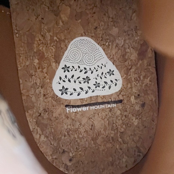 Free People Flower Mountain Everest Shearling Sneakers  Morican Beige NWT - Picture 11 of 15